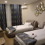 Park Tirana Hotel 3*