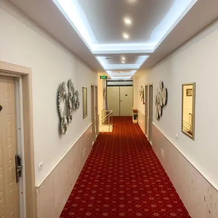 Park Tirana 3* Yzberishti