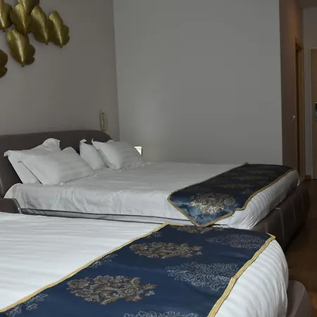 Park Tirana Hotell 3*