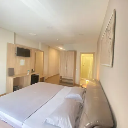 Park Tirana 3* Yzberishti