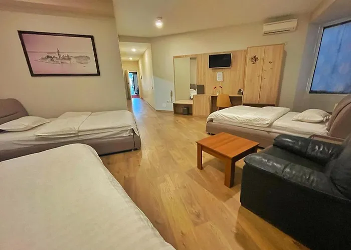 Hotel Park Tirana Yzberish