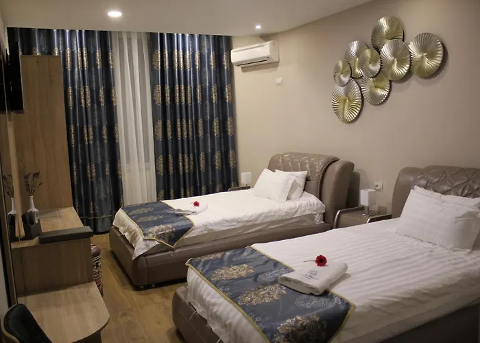 Park Tirana Hotel 3*