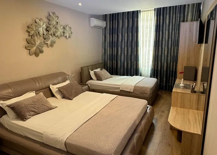 Park Tirana Yzberish