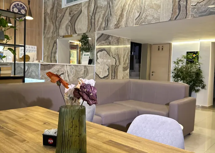 Park Tirana Hotel 3*