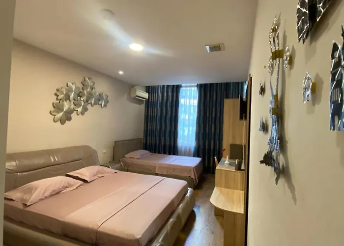 Park Tirana Yzberish