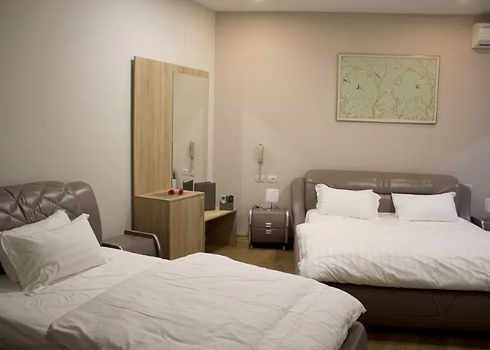 Park Tirana 3* Yzberish