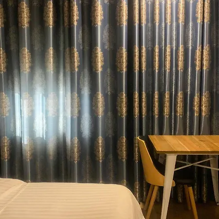 فندق Park Tirana