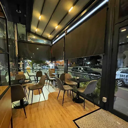 Park Tirana 호텔 3*
