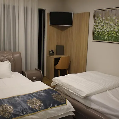 Park Tirana 3* Yzberishti