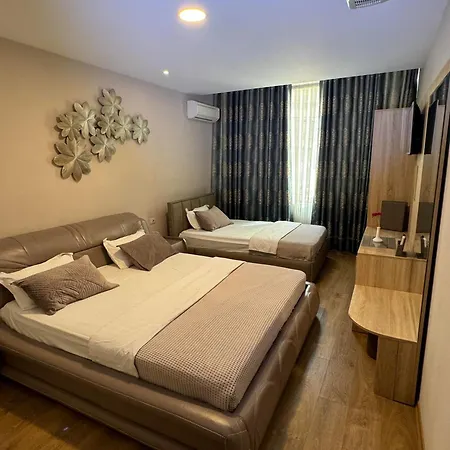 Park Tirana Yzberishti