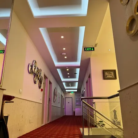 Park Tirana 3* Yzberishti