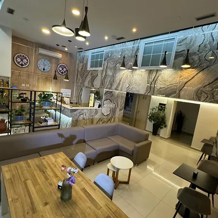 호텔 Park Tirana 3*