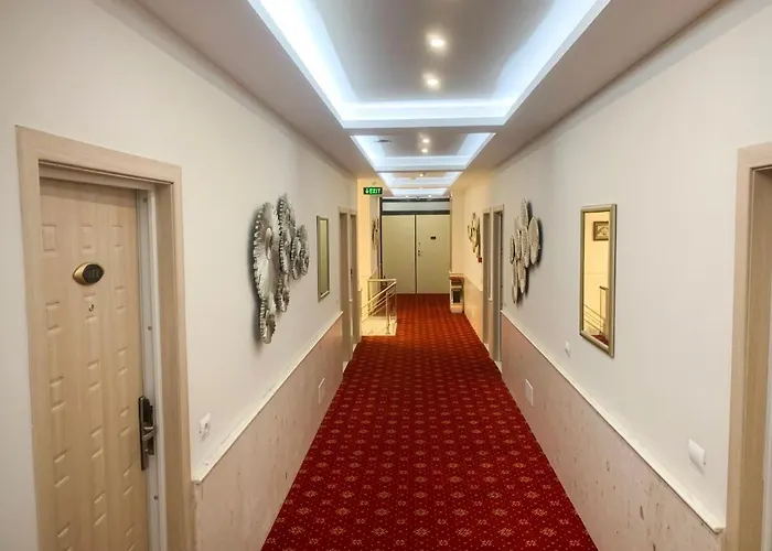 Park Tirana 3* Yzberishti