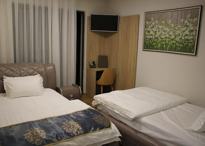 Park Tirana 3* Yzberishti