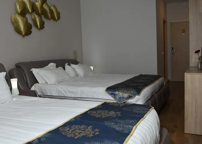 Park Tirana Hotell 3*