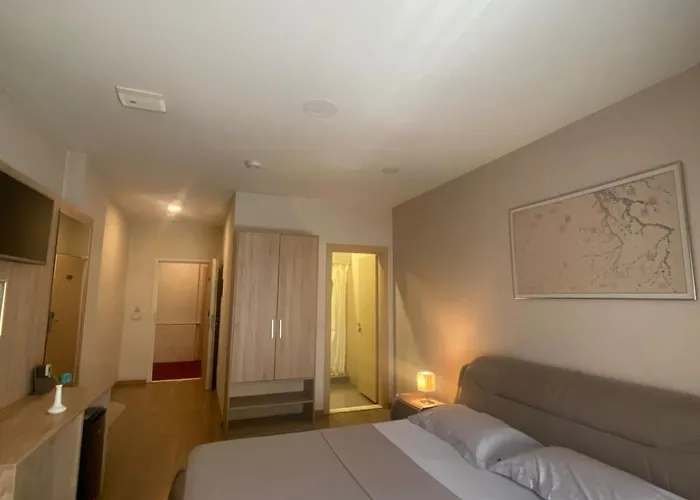 Hotell Park Tirana 3*