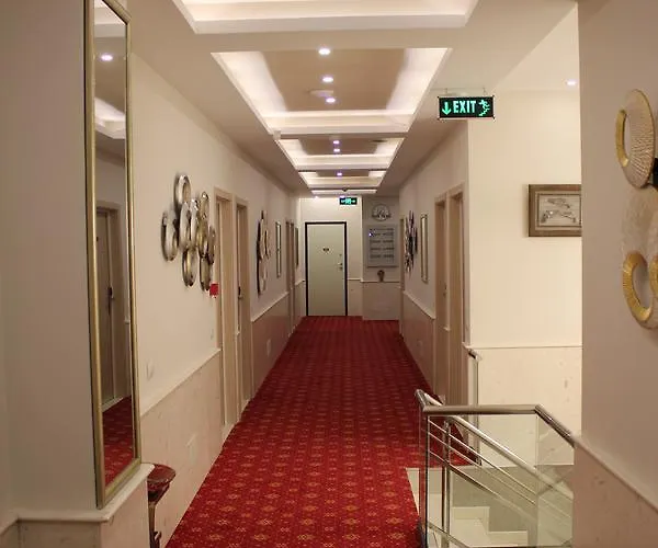 Park Tirana Hotell Yzberishti