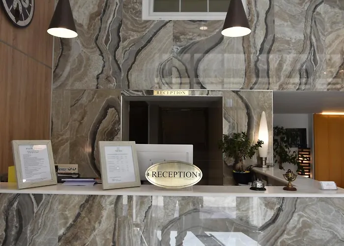 Park Tirana Hotell Yzberishti