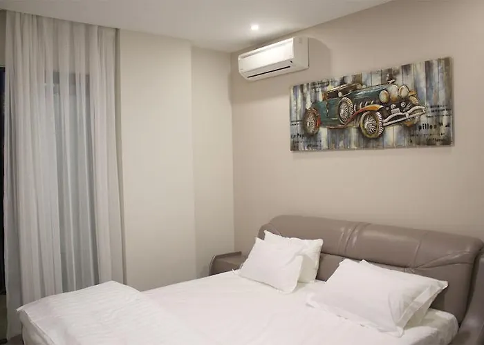 Park Tirana 3* Yzberishti